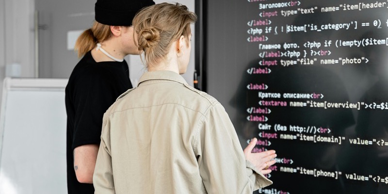 ผู้ประกอบการรับมืออย่างไร? เมื่อโปรแกรมเมอร์สาย Vibe Coding มารับงาน